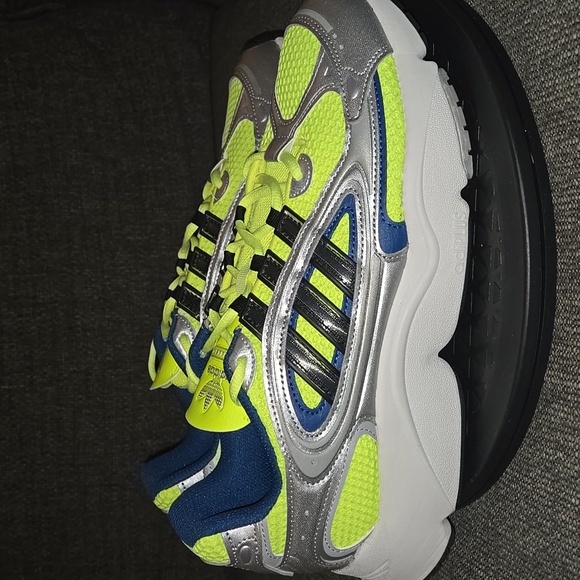 Adidas Ozmillen - Picture 2 of 7